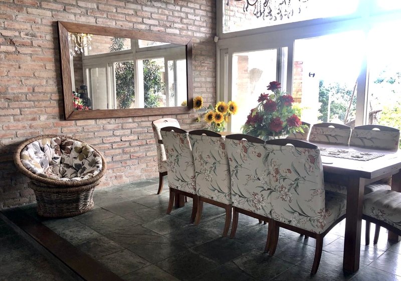 R$ 4.000.000 - PORTEIRA FECHADA - ESPETACULAR S&Iacute;TIO CLUBE COM RESID&Ecirc;NCIA DE ALTO PADR&Atilde;O Estrada do Rincão Porto Alegre - 