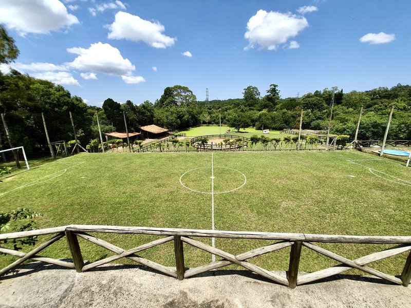 R$ 4.000.000 - PORTEIRA FECHADA - ESPETACULAR S&Iacute;TIO CLUBE COM RESID&Ecirc;NCIA DE ALTO PADR&Atilde;O Estrada do Rincão Porto Alegre - 