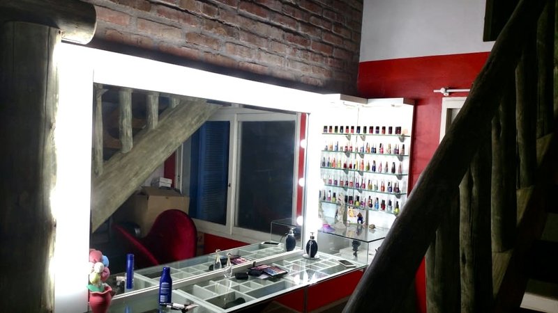 R$ 4.000.000 - PORTEIRA FECHADA - ESPETACULAR S&Iacute;TIO CLUBE COM RESID&Ecirc;NCIA DE ALTO PADR&Atilde;O Estrada do Rincão Porto Alegre - 