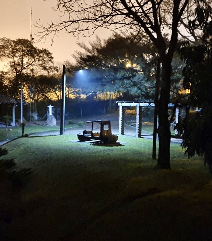 R$ 4.000.000 - PORTEIRA FECHADA - ESPETACULAR S&Iacute;TIO CLUBE COM RESID&Ecirc;NCIA DE ALTO PADR&Atilde;O Estrada do Rincão Porto Alegre - 