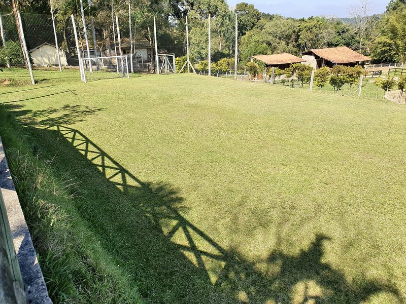 R$ 4.000.000 - PORTEIRA FECHADA - ESPETACULAR S&Iacute;TIO CLUBE COM RESID&Ecirc;NCIA DE ALTO PADR&Atilde;O Estrada do Rincão Porto Alegre - 