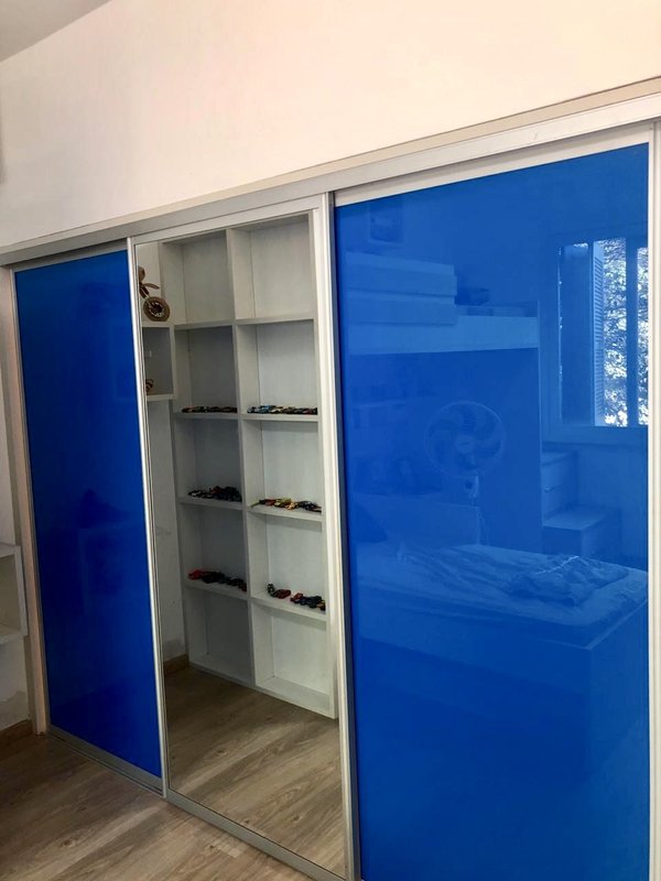 R$ 4.000.000 - PORTEIRA FECHADA - ESPETACULAR S&Iacute;TIO CLUBE COM RESID&Ecirc;NCIA DE ALTO PADR&Atilde;O Estrada do Rincão Porto Alegre - 