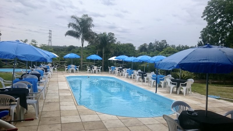 R$ 4.000.000 - PORTEIRA FECHADA - ESPETACULAR S&Iacute;TIO CLUBE COM RESID&Ecirc;NCIA DE ALTO PADR&Atilde;O Estrada do Rincão Porto Alegre - 