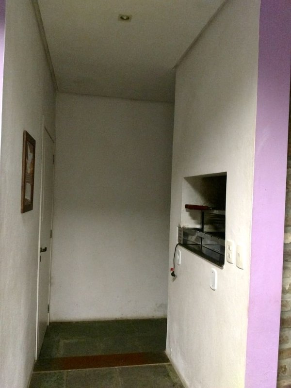 R$ 4.000.000 - PORTEIRA FECHADA - ESPETACULAR S&Iacute;TIO CLUBE COM RESID&Ecirc;NCIA DE ALTO PADR&Atilde;O Estrada do Rincão Porto Alegre - 