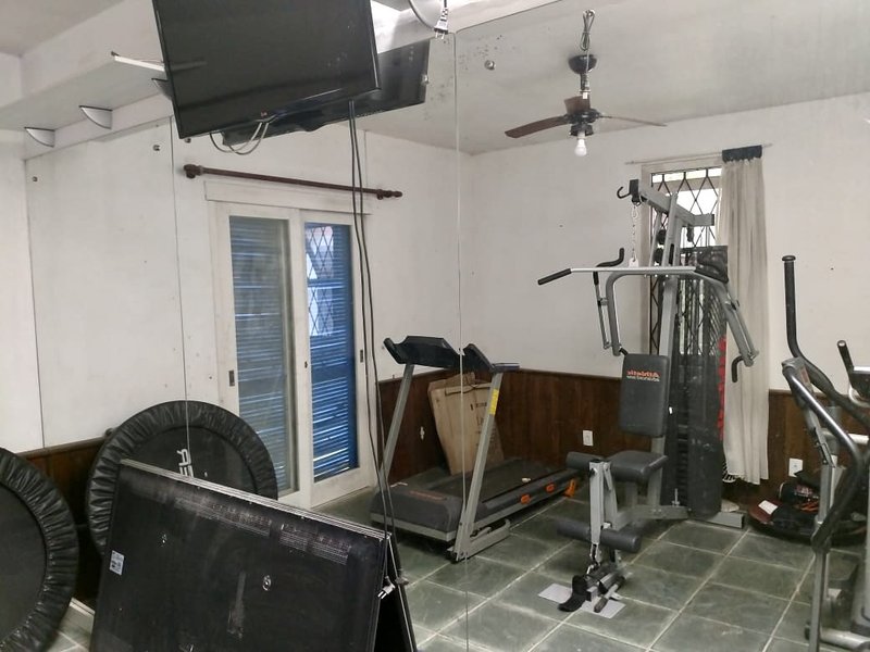 R$ 4.000.000 - PORTEIRA FECHADA - ESPETACULAR S&Iacute;TIO CLUBE COM RESID&Ecirc;NCIA DE ALTO PADR&Atilde;O Estrada do Rincão Porto Alegre - 