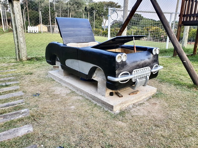 R$ 4.000.000 - PORTEIRA FECHADA - ESPETACULAR S&Iacute;TIO CLUBE COM RESID&Ecirc;NCIA DE ALTO PADR&Atilde;O Estrada do Rincão Porto Alegre - 