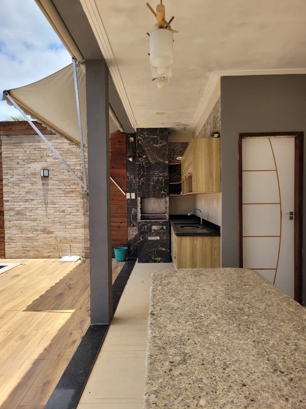 CASA 4 QUARTOS 3 SUÍTES SALAS VARANDAS PISCINA GARAGEM PARA 7 CARROS EM BARRA DO JACUÍPE! Rua do Jacuípe Camaçari - 