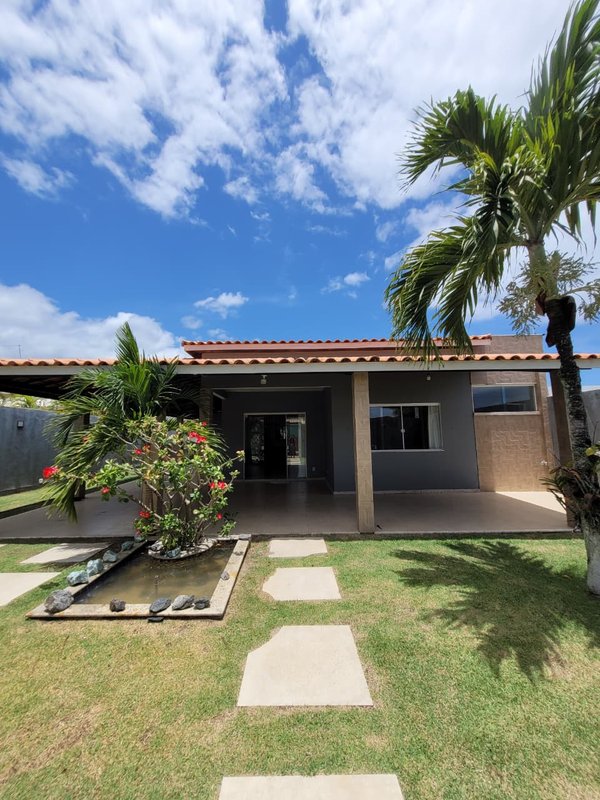 CASA 4 QUARTOS 3 SUÍTES SALAS VARANDAS PISCINA GARAGEM PARA 7 CARROS EM BARRA DO JACUÍPE! Rua do Jacuípe Camaçari - 