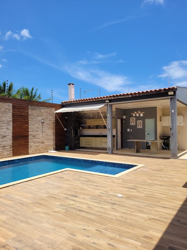 CASA 4 QUARTOS 3 SUÍTES SALAS VARANDAS PISCINA GARAGEM PARA 7 CARROS EM BARRA DO JACUÍPE! Rua do Jacuípe Camaçari - 