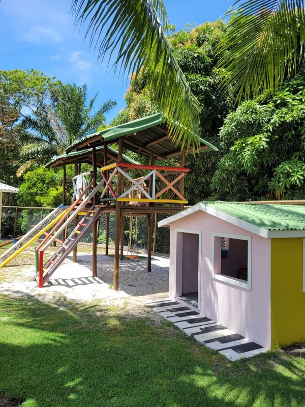 CASA 4 QUARTOS 3 SUÍTES SALAS VARANDAS PISCINA GARAGEM PARA 7 CARROS EM BARRA DO JACUÍPE! Rua do Jacuípe Camaçari - 