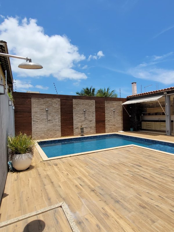 CASA 4 QUARTOS 3 SUÍTES SALAS VARANDAS PISCINA GARAGEM PARA 7 CARROS EM BARRA DO JACUÍPE! Rua do Jacuípe Camaçari - 