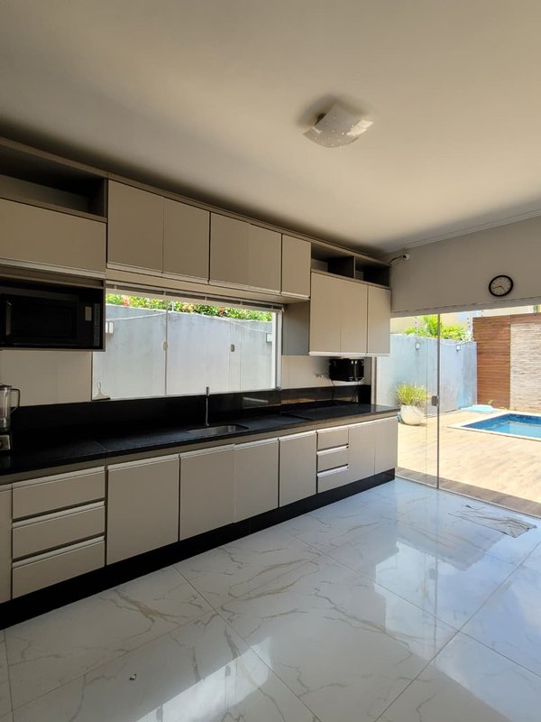 CASA 4 QUARTOS 3 SUÍTES SALAS VARANDAS PISCINA GARAGEM PARA 7 CARROS EM BARRA DO JACUÍPE! Rua do Jacuípe Camaçari - 