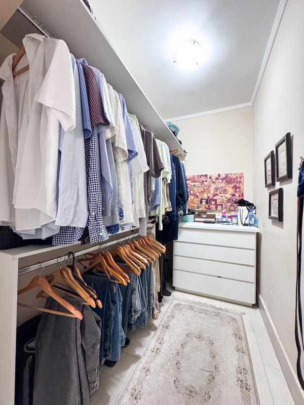 Residência  térrea em condominio fechado com casa de hóspedes Rua Tomi Saburo Yamamoto Arujá - 