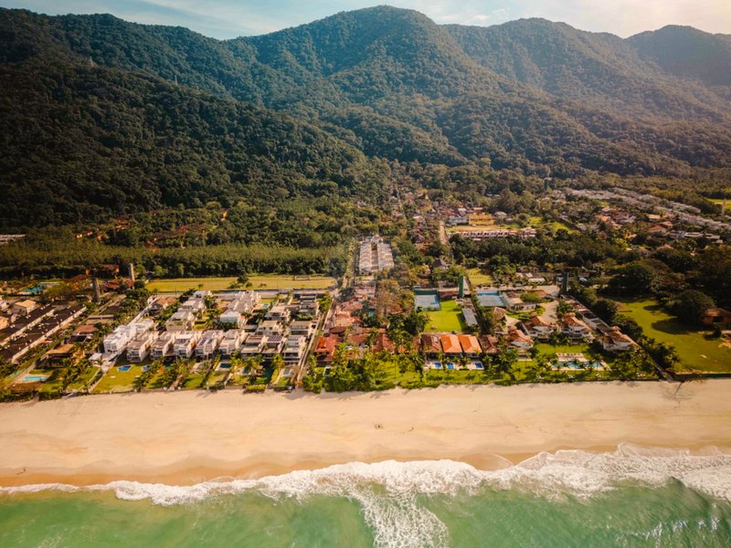 Casa de Alto Padr&atilde;o em Condom&iacute;nio a 150m da Praia Maresias - VENDA  São Sebastião - 