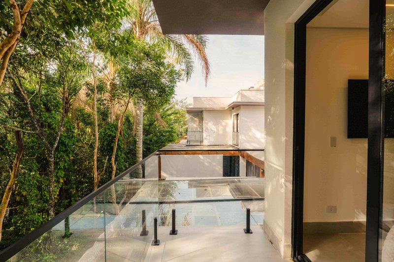 Casa de Alto Padr&atilde;o em Condom&iacute;nio a 150m da Praia Maresias - VENDA  São Sebastião - 