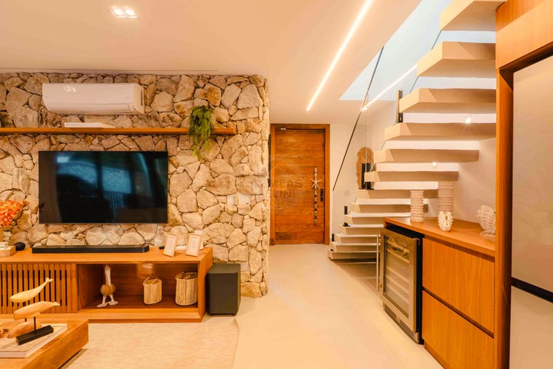 Casa de Alto Padr&atilde;o em Condom&iacute;nio a 150m da Praia Maresias - VENDA  São Sebastião - 