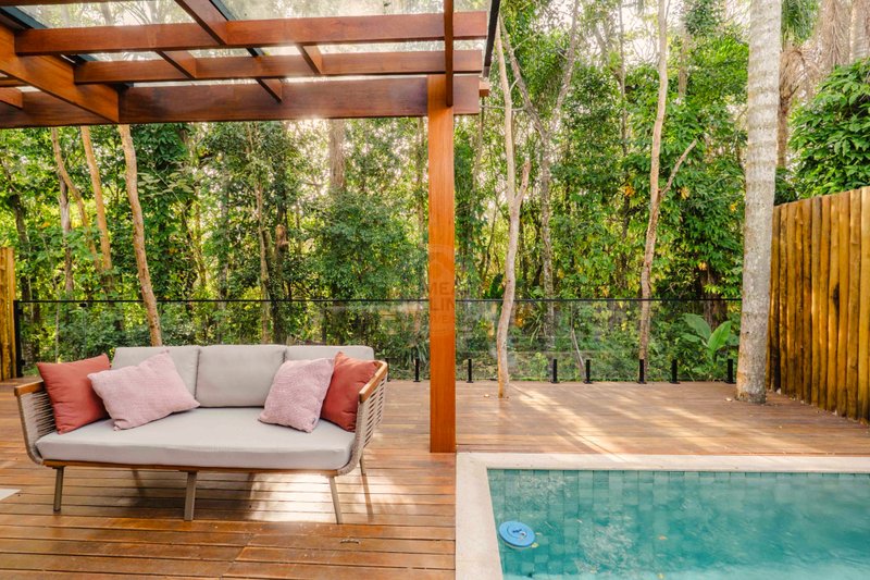 Casa de Alto Padr&atilde;o em Condom&iacute;nio a 150m da Praia Maresias - VENDA  São Sebastião - 