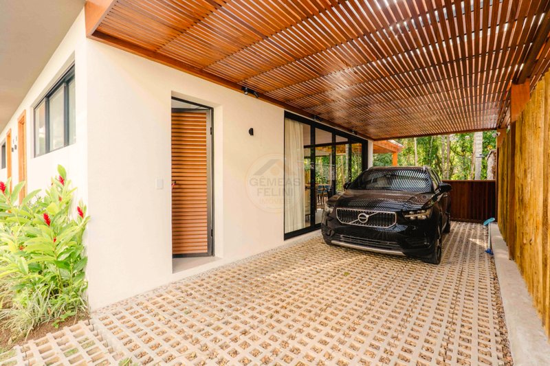 Casa de Alto Padr&atilde;o em Condom&iacute;nio a 150m da Praia Maresias - VENDA  São Sebastião - 