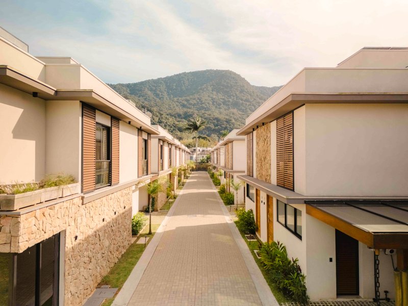 Casa de Alto Padr&atilde;o em Condom&iacute;nio a 150m da Praia Maresias - VENDA  São Sebastião - 