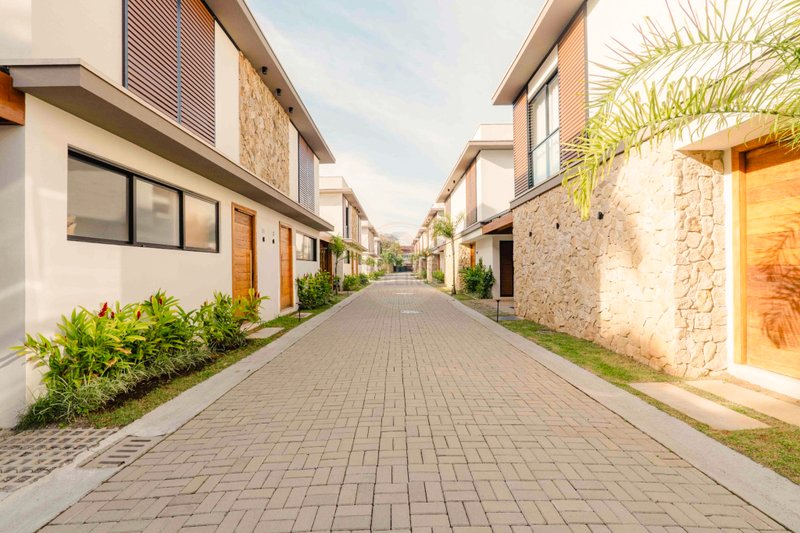 Casa de Alto Padr&atilde;o em Condom&iacute;nio a 150m da Praia Maresias - VENDA  São Sebastião - 