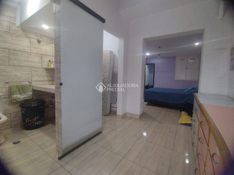 SOBRADO 2 SUÍTES - JD. HOLLYWOOD - SÃO BERNARDO DO CAMPO Rua Universal São Bernardo do Campo - 