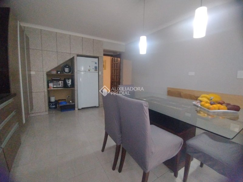 SOBRADO 2 SUÍTES - JD. HOLLYWOOD - SÃO BERNARDO DO CAMPO Rua Universal São Bernardo do Campo - 