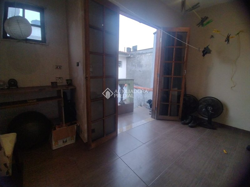 SOBRADO 2 SUÍTES - JD. HOLLYWOOD - SÃO BERNARDO DO CAMPO Rua Universal São Bernardo do Campo - 