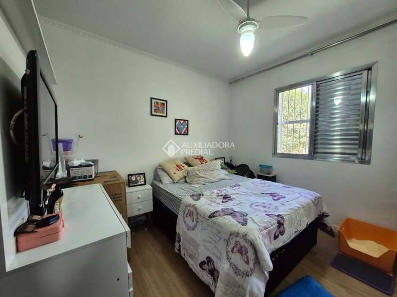 Apartamento reformado á venda  2 Quartos Bairro Alves Dias SBC Rua Alexandre Bonício São Bernardo do Campo - 