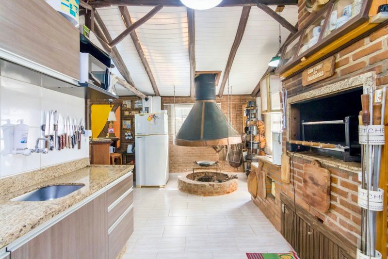 R$ 1.200.000 - LINDO SÍTIO - 10.000M2 DE TRANQUILIDADE E NATUREZA - AÇUDE - PISCINA Beco Passo da Taquara Porto Alegre - 