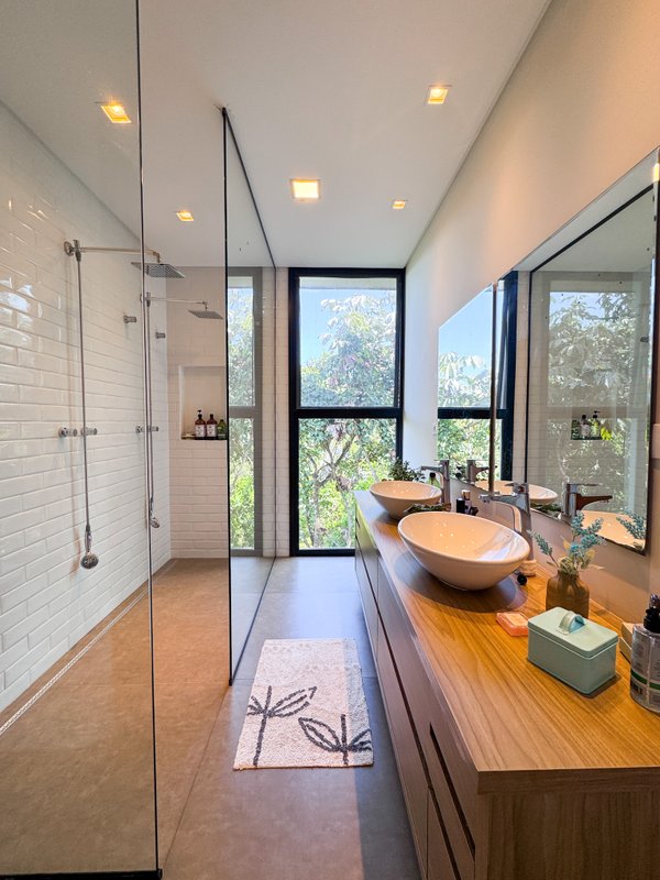 Casa de Vidro – Design Contemporâneo Integrado à Natureza Rodovia Alberto Hinoto Arujá - 