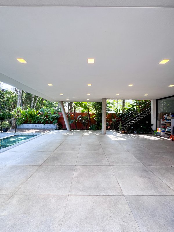 Casa de Vidro – Design Contemporâneo Integrado à Natureza Rodovia Alberto Hinoto Arujá - 