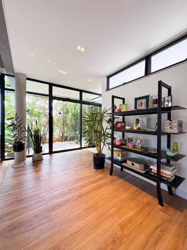 Casa de Vidro – Design Contemporâneo Integrado à Natureza Rodovia Alberto Hinoto Arujá - 