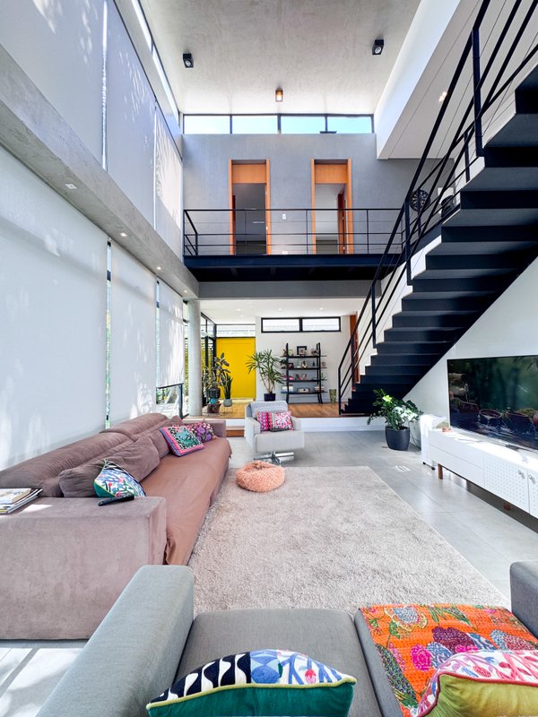 Casa de Vidro – Design Contemporâneo Integrado à Natureza Rodovia Alberto Hinoto Arujá - 