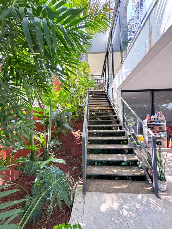 Casa de Vidro – Design Contemporâneo Integrado à Natureza Rodovia Alberto Hinoto Arujá - 