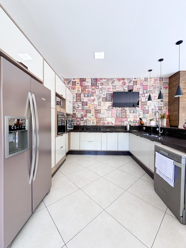 Residência Contemporânea com  Lazer Completo Fundo  Reserva Av Renova dos Santos Arujá - 