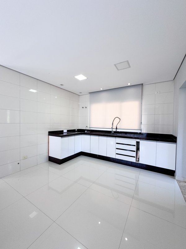 Residência Contemporânea com  Lazer Completo Fundo  Reserva Av Renova dos Santos Arujá - 