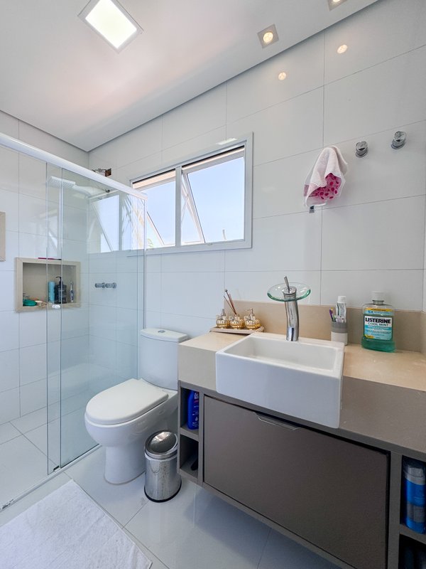 Residência Contemporânea com  Lazer Completo Fundo  Reserva Av Renova dos Santos Arujá - 