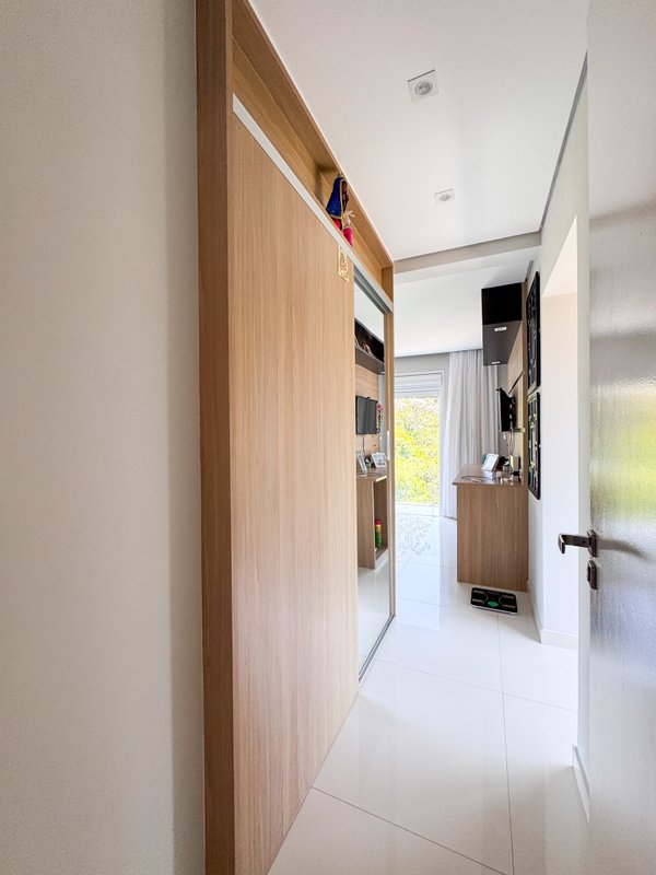 Residência Contemporânea com  Lazer Completo Fundo  Reserva Av Renova dos Santos Arujá - 