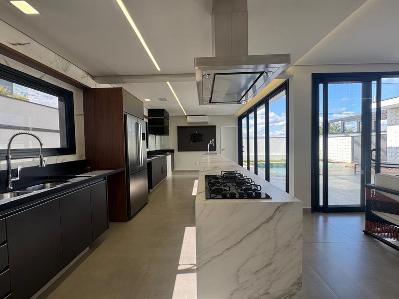 Luxuosa Casa Mobiliada &agrave; Venda no Condom&iacute;nio Parque dos Alecrins &ndash; Campinas Avenida Diaulas Serpa Campinas - 