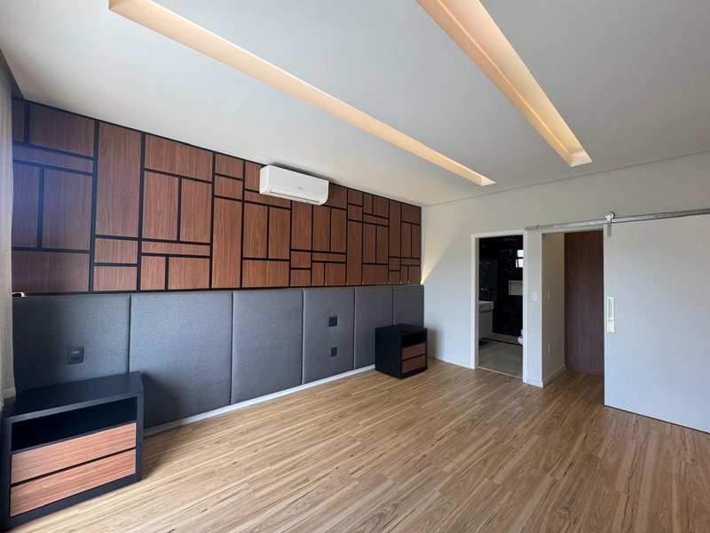 Luxuosa Casa Mobiliada &agrave; Venda no Condom&iacute;nio Parque dos Alecrins &ndash; Campinas Avenida Diaulas Serpa Campinas - 