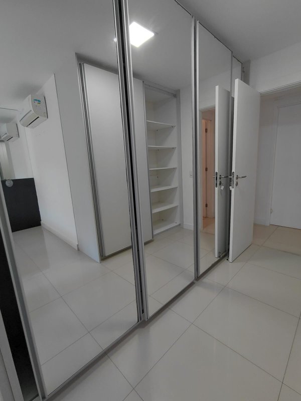 4 quartos (3 suítes). 170m². Varanda ampla. Moveis planejados. Nascente Rua Le Parc Recife - 