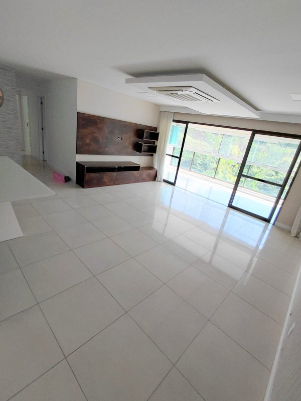 4 quartos (3 suítes). 170m². Varanda ampla. Moveis planejados. Nascente Rua Le Parc Recife - 