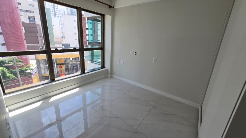 3 suítes. 136,5 m². 2 vagas de garagem cobertas. Móveis Planejados. Nascente. vista mar Rua Atlântico Recife - 