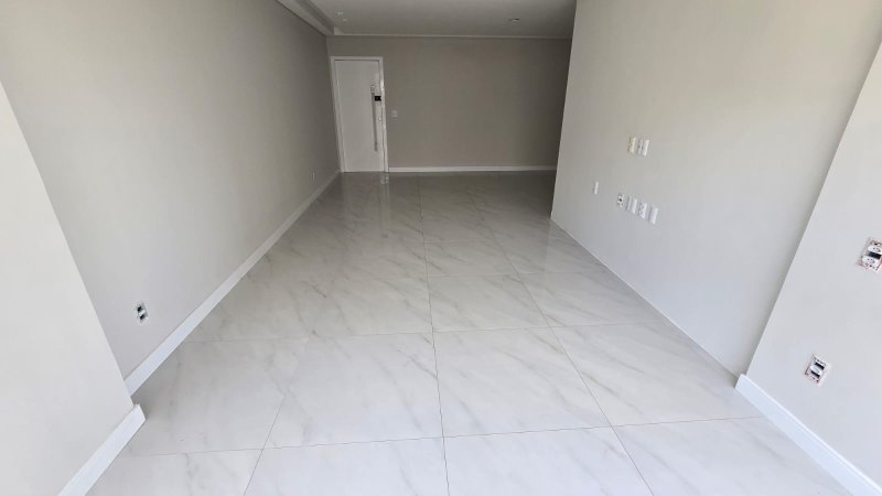 3 suítes. 136,5 m². 2 vagas de garagem cobertas. Móveis Planejados. Nascente. vista mar Rua Atlântico Recife - 