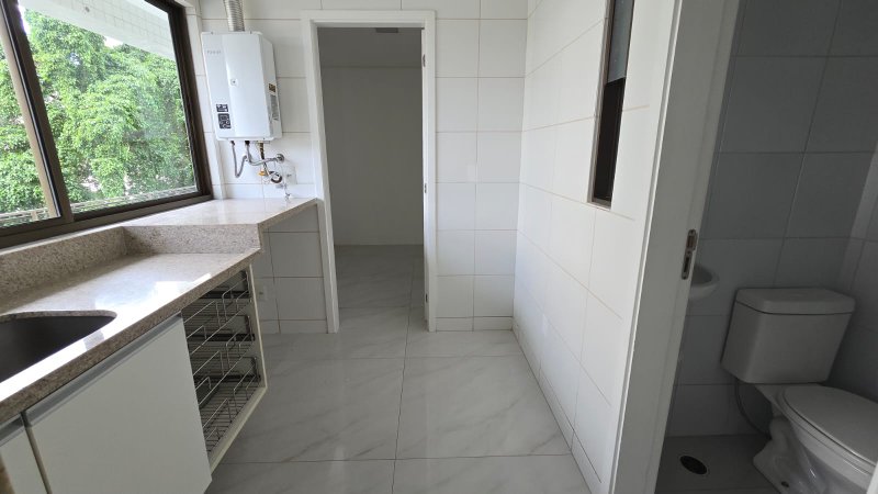 3 suítes. 136,5 m². 2 vagas de garagem cobertas. Móveis Planejados. Nascente. vista mar Rua Atlântico Recife - 