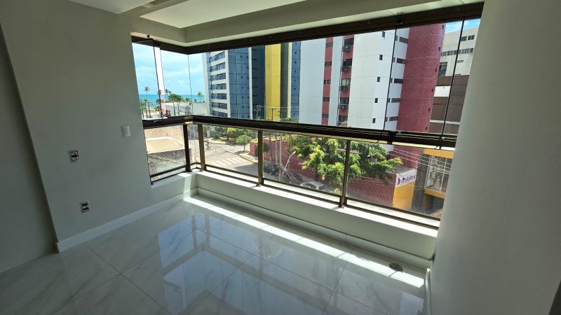 3 suítes. 136,5 m². 2 vagas de garagem cobertas. Móveis Planejados. Nascente. vista mar Rua Atlântico Recife - 