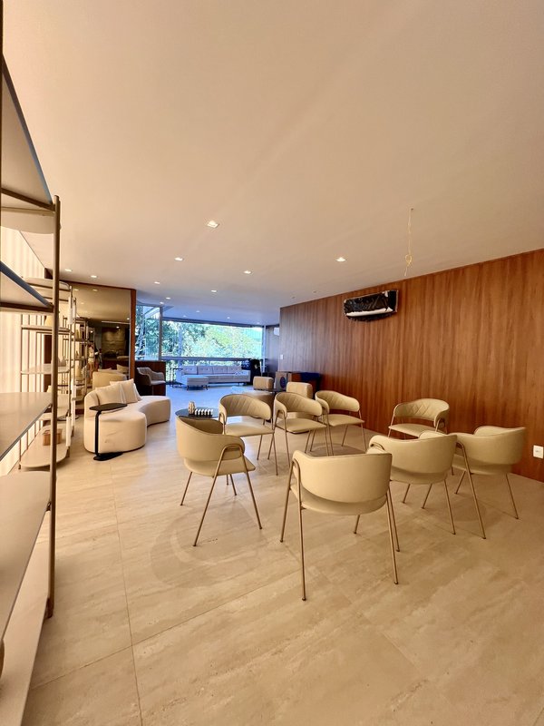 Apartamento porteira fechada rec&eacute;m reformado no Jardim Oce&acirc;nico  Rio de Janeiro - 