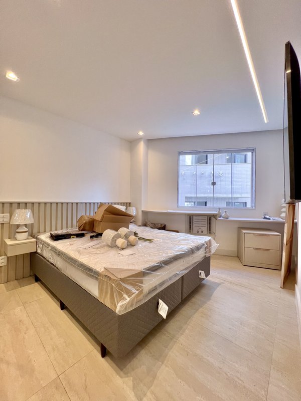 Apartamento porteira fechada rec&eacute;m reformado no Jardim Oce&acirc;nico  Rio de Janeiro - 