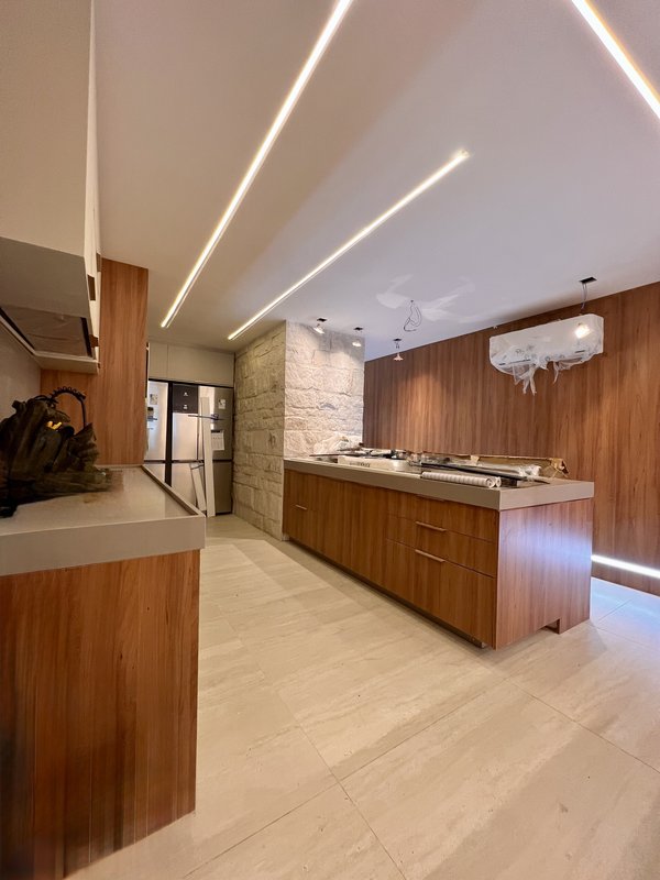 Apartamento porteira fechada rec&eacute;m reformado no Jardim Oce&acirc;nico  Rio de Janeiro - 