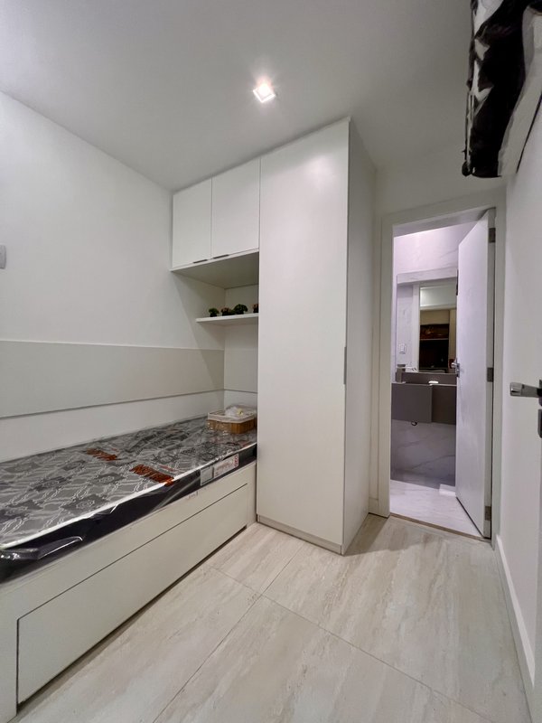 Apartamento porteira fechada rec&eacute;m reformado no Jardim Oce&acirc;nico  Rio de Janeiro - 